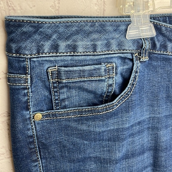 Lane Bryant Genius Fit Bootcut Jeans - Picture 4 of 15